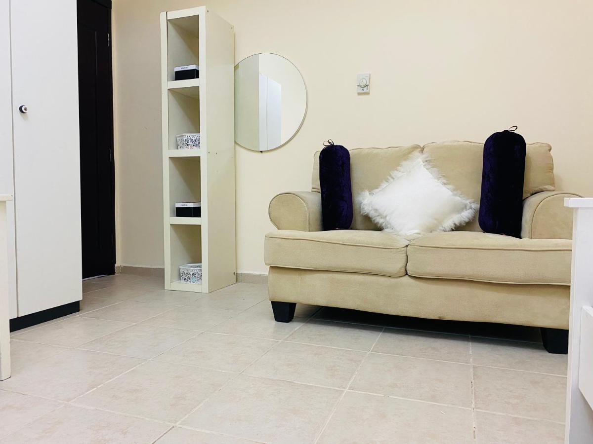 Nash Guest House Females Only Dubai Exterior foto